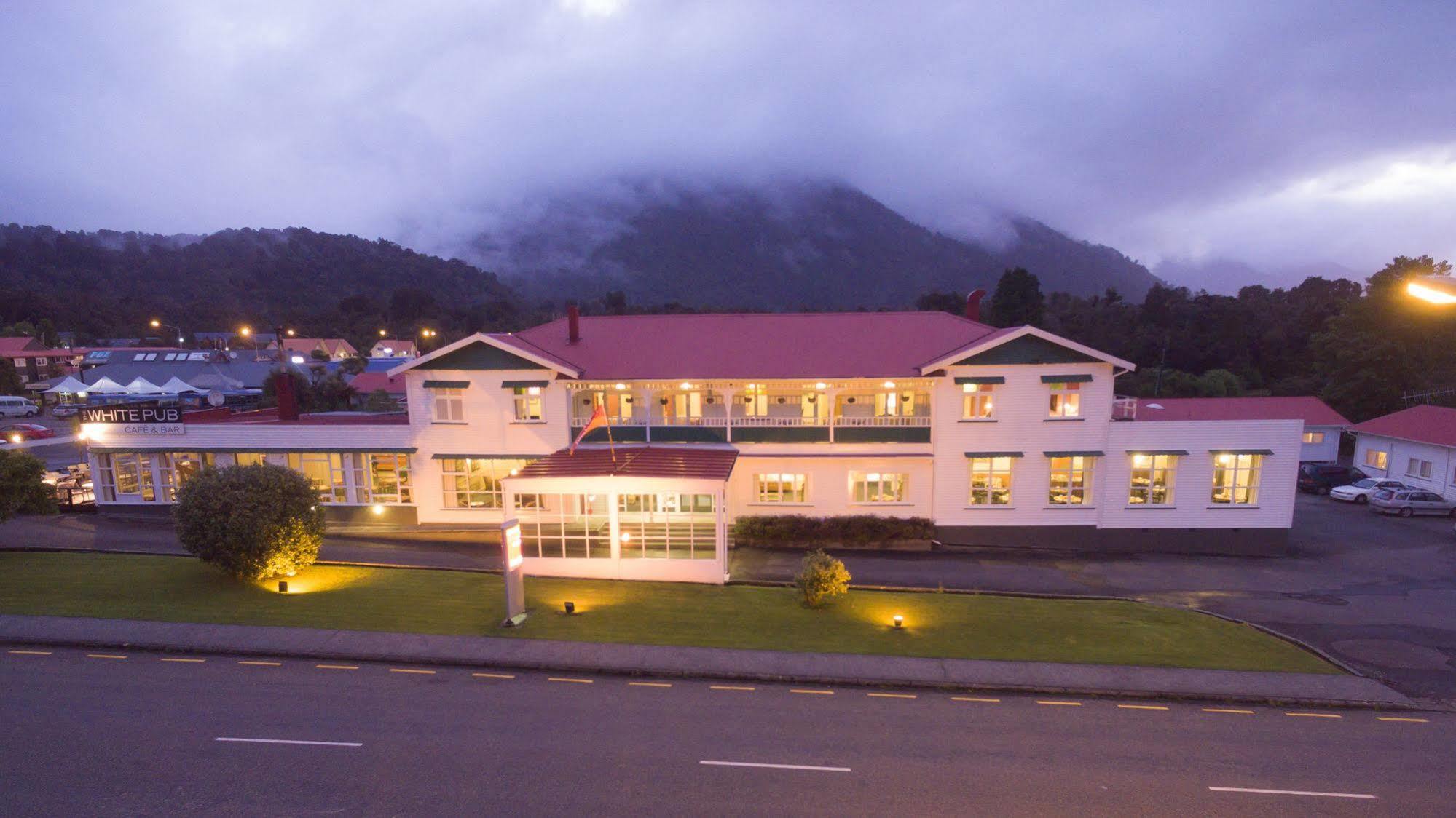 Heartland Hotel Fox Glacier Bagian luar foto