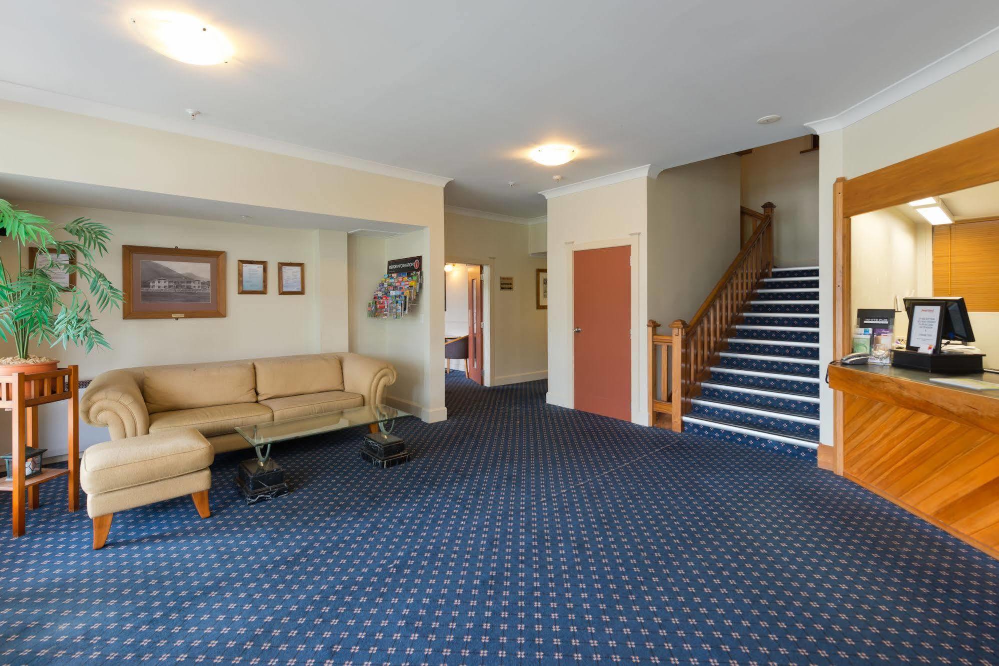 Heartland Hotel Fox Glacier Bagian luar foto